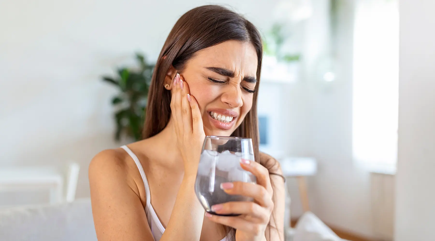 Tooth Sensitivity After Whitening: 10 Tips to Calm the Zing